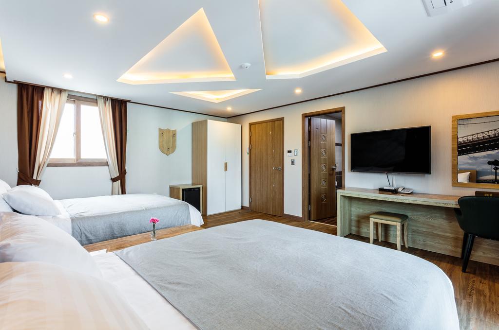 Rex Hotel Seogwipo-stad Buitenkant foto